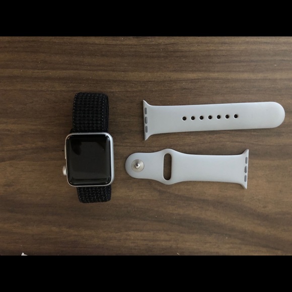 Apple Watch series 3 GPS - Picture 1 of 4